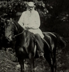 Tolstoï à cheval.jpg
